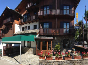 Отель Hotel Triolet, Курмайор